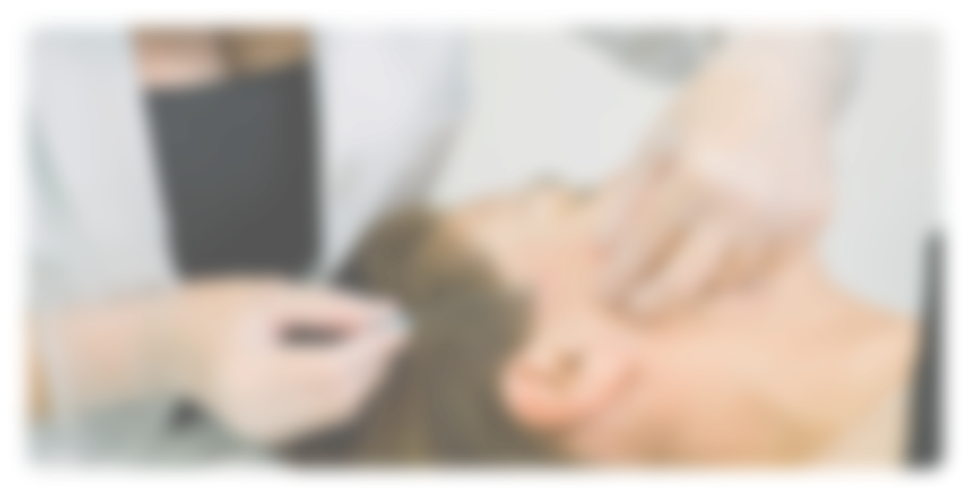 Les fils tenseurs sont des dispositifs utilisés en médecine esthétique pour lifter, raffermir et remodeler les tissus du visage et du corps. Ils se déclinent en plusieurs types, adaptés à différents objectifs, zones de traitement et profils de patients.