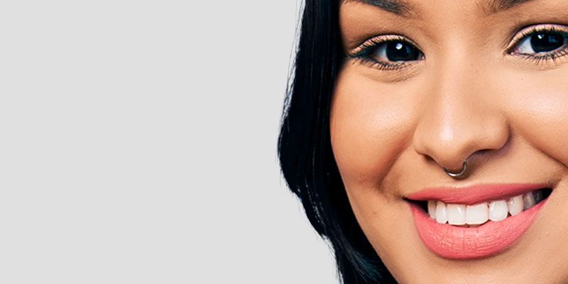 Une rhinoplastie peut être appliquée pour un affinement de la pointe nasale