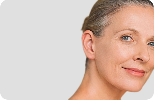 Portrait d'une femme et focus sur l'ovale de son visage